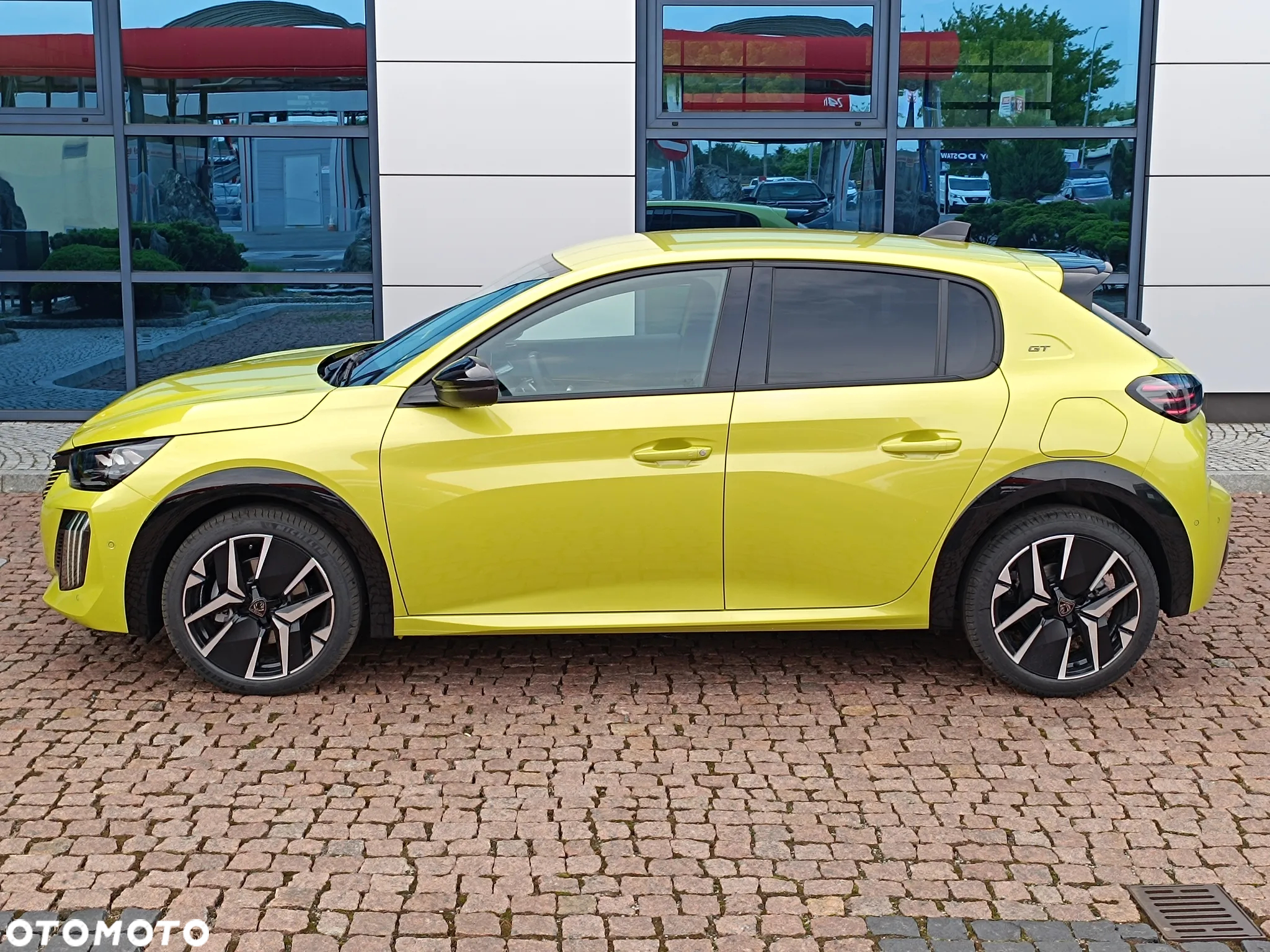 Peugeot 208 1.2 mHEV GT - 12