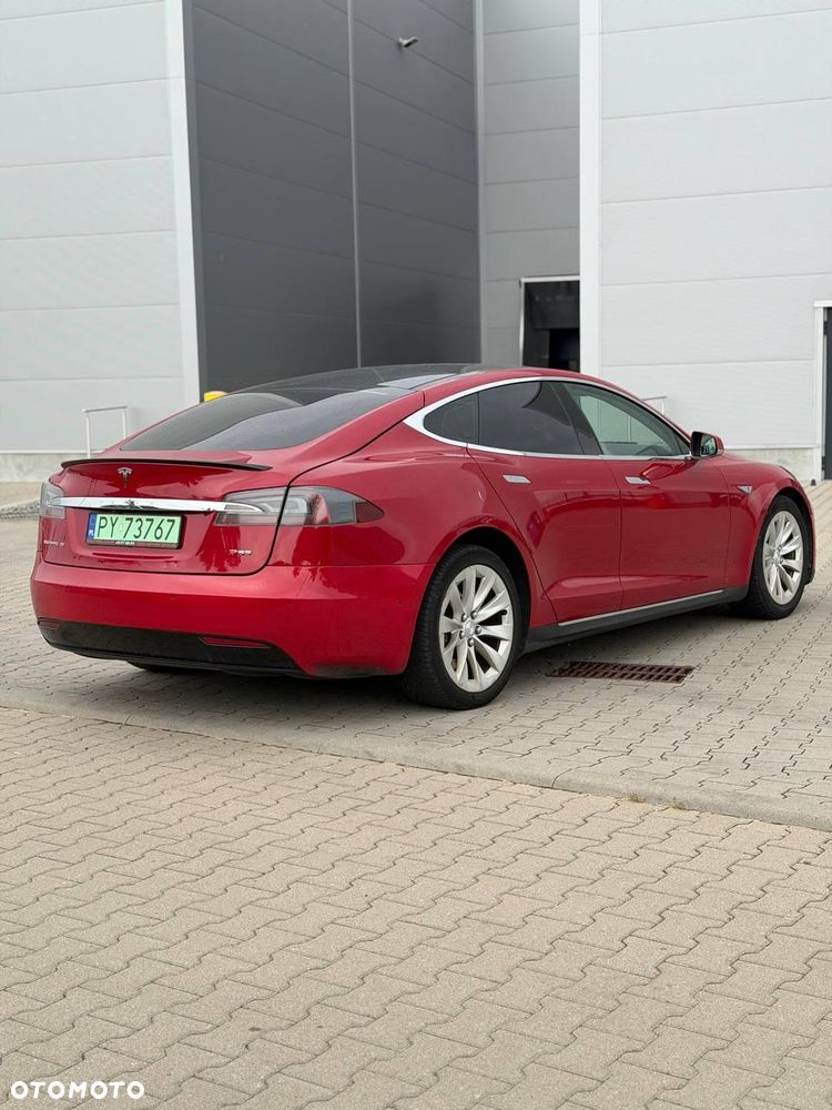 Tesla Model S - 7