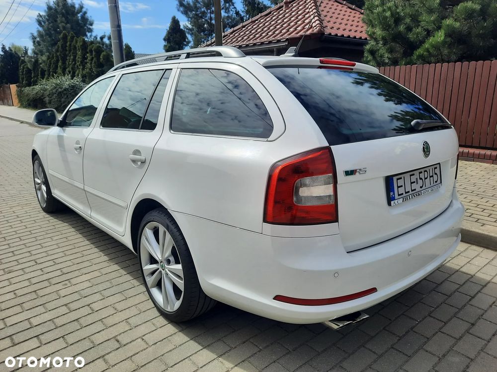 Skoda Octavia 2.0 TDI CR DPF RS - 5
