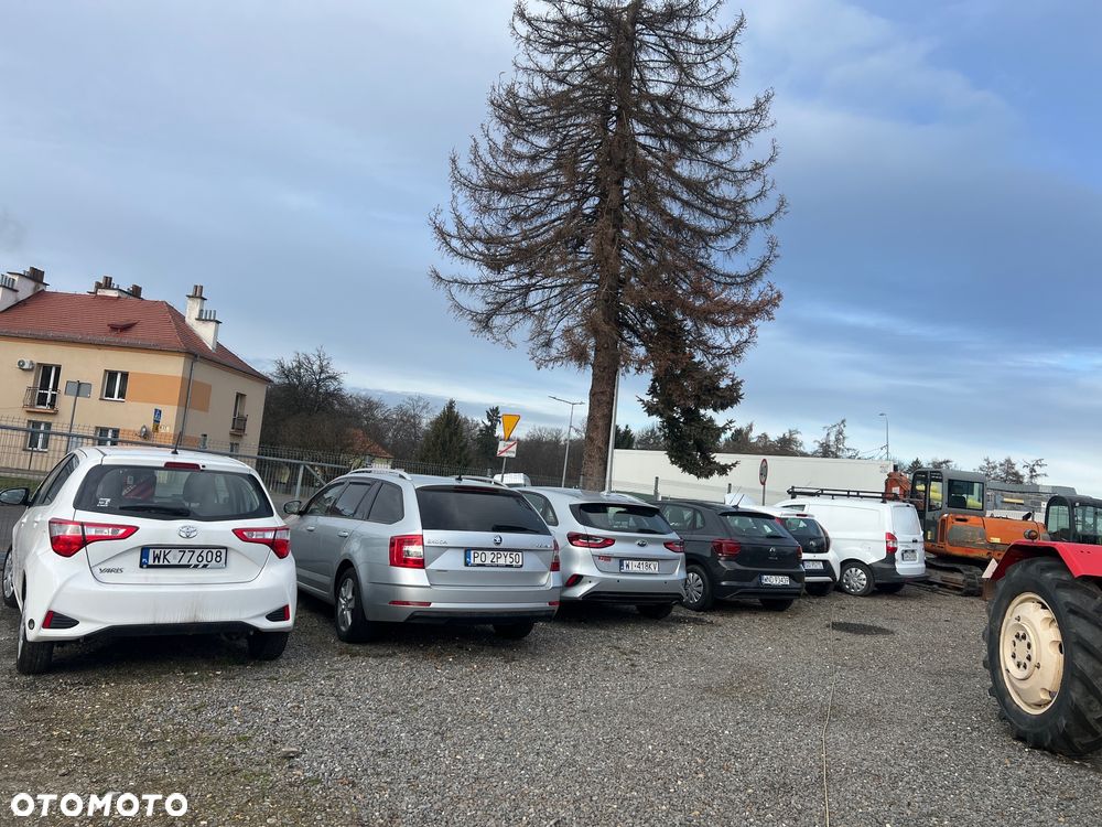 Ford Transit Courier - 22