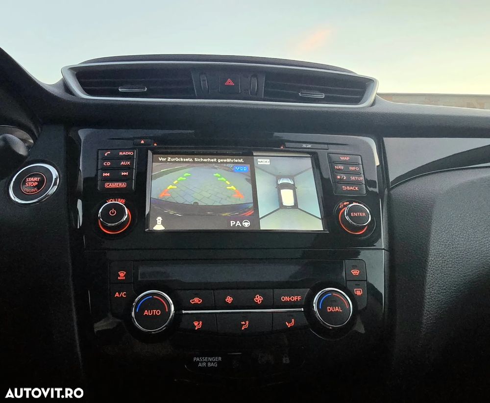 Nissan Qashqai 1.6 DCI Xtronic TEKNA - 32