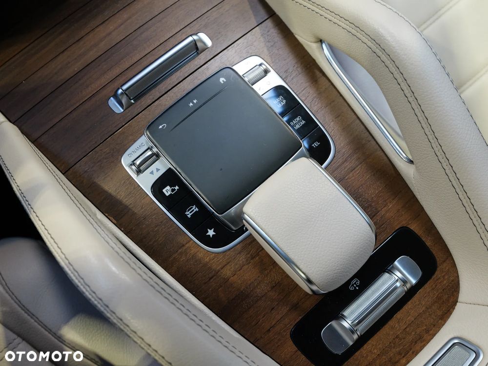 Mercedes-Benz GLE - 27