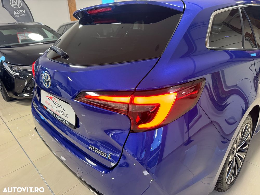 Toyota Corolla 1.8 Hybrid Team Deutschland - 36