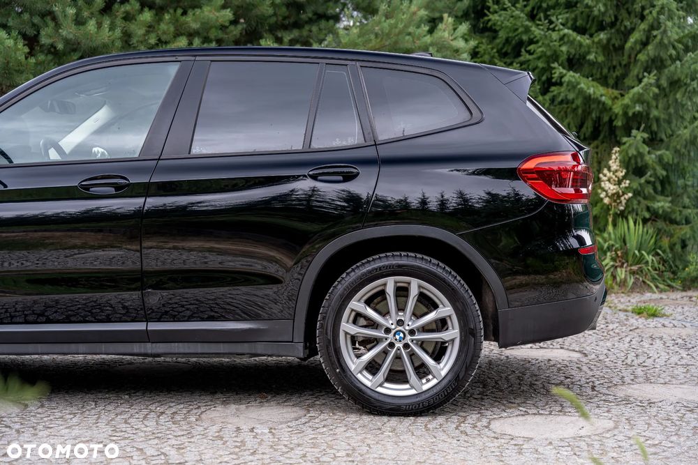 BMW X3 xDrive20d Advantage - 10