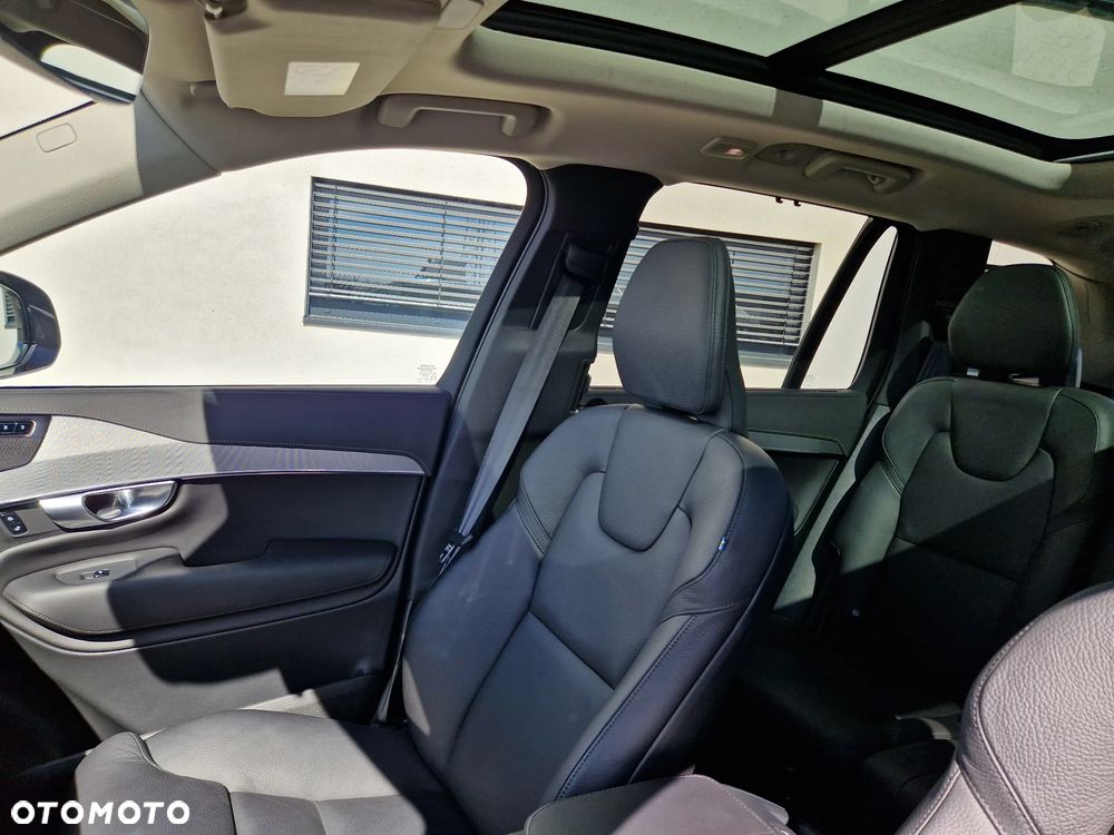 Volvo XC 90 B5 D AWD Plus Bright - 8