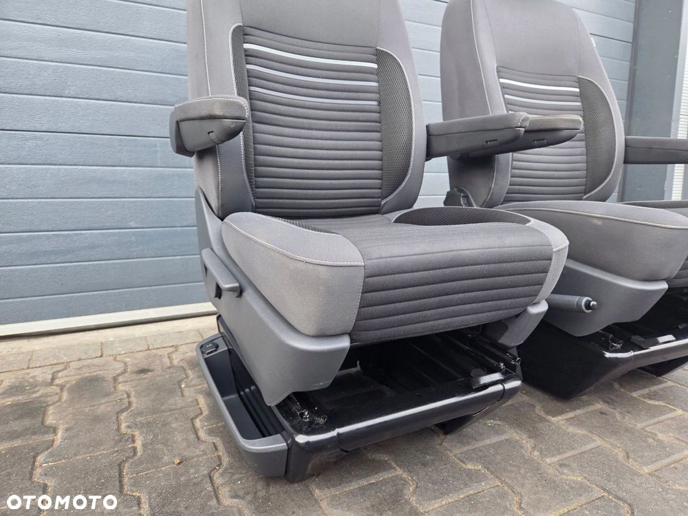 VW T5 T6 fotel kierowcy przód elektrycznie regulowany CUP - 3