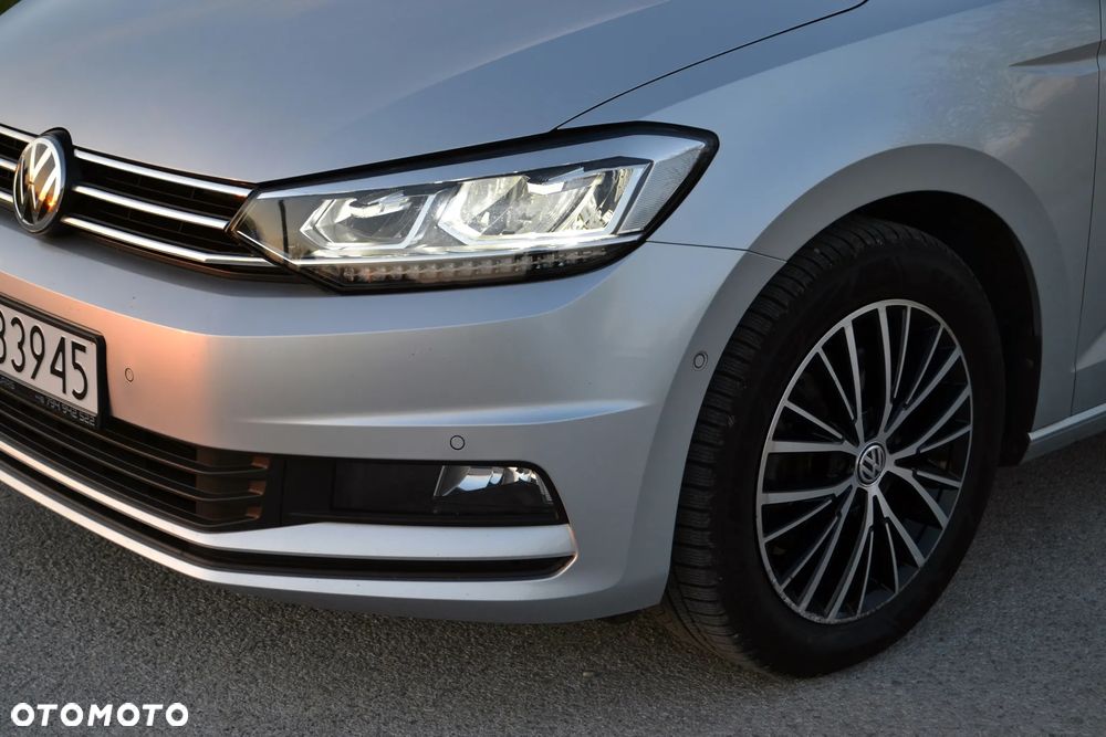 Volkswagen Touran - 16