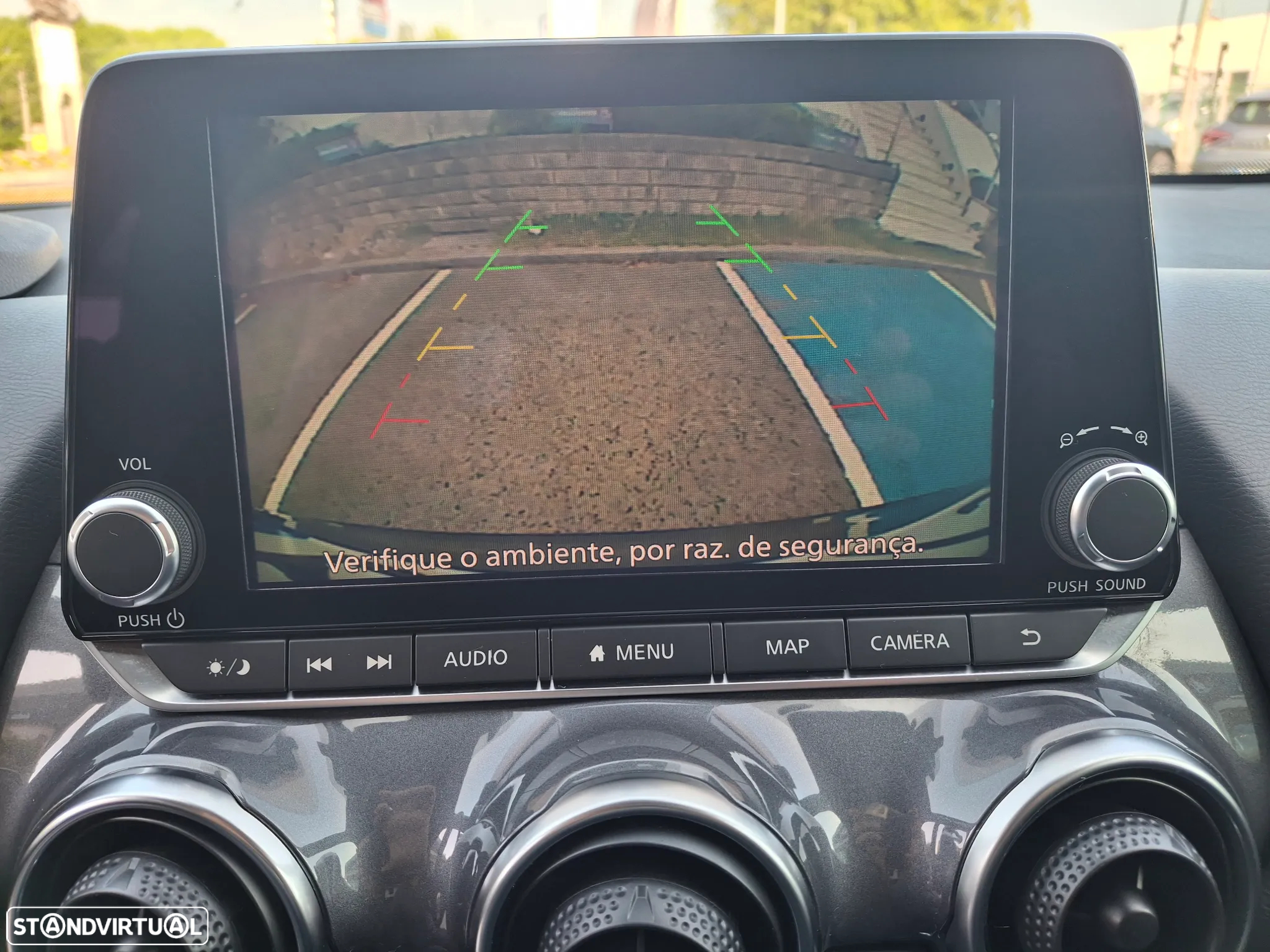 Nissan Juke 1.0 DIG-T N-Connecta NAV. - 24