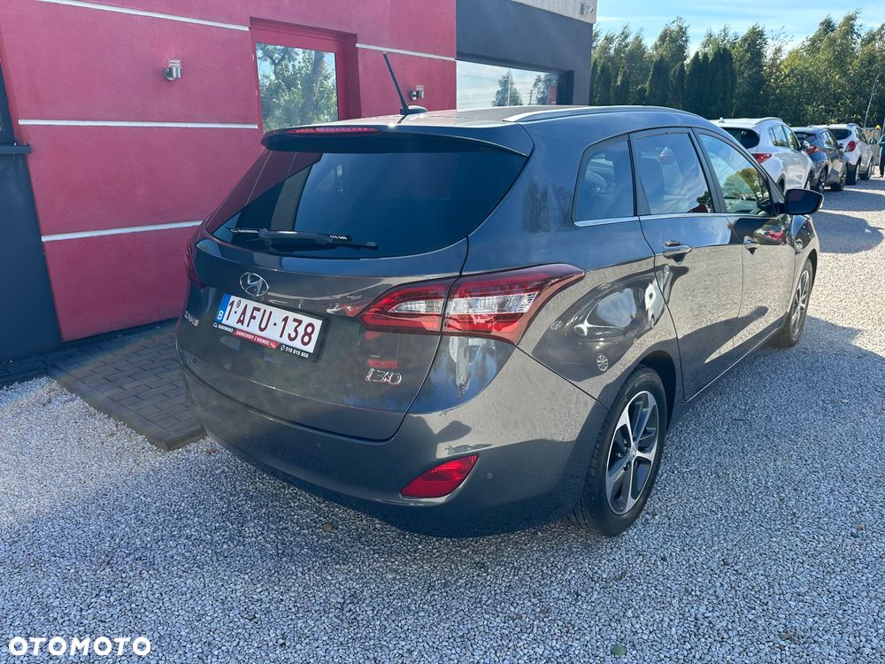 Hyundai i30 Kombi 1.6 CRDI Passion - 16