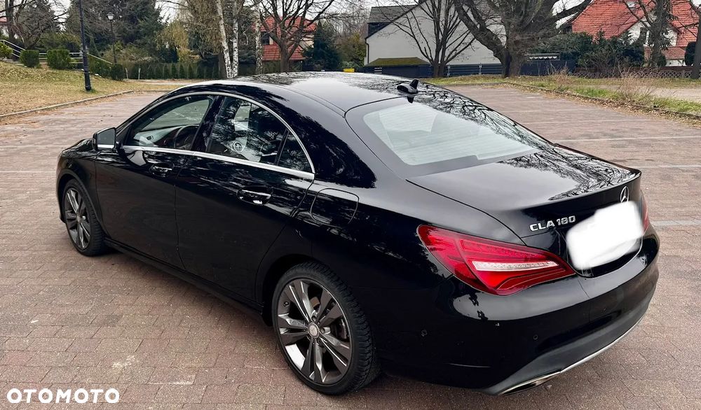 Mercedes-Benz CLA 180 7G-DCT Urban - 5