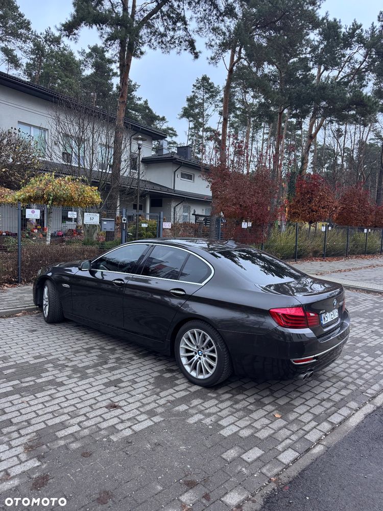 BMW Seria 5 525d xDrive - 2