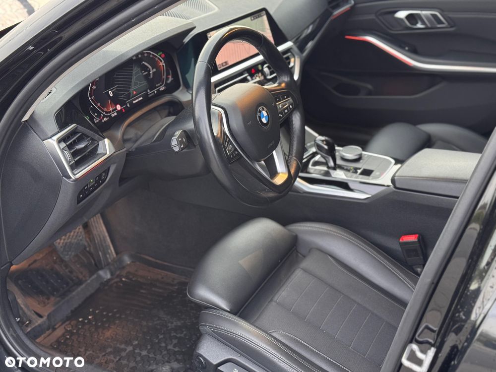 BMW Seria 3 320d xDrive Sport Line sport - 9