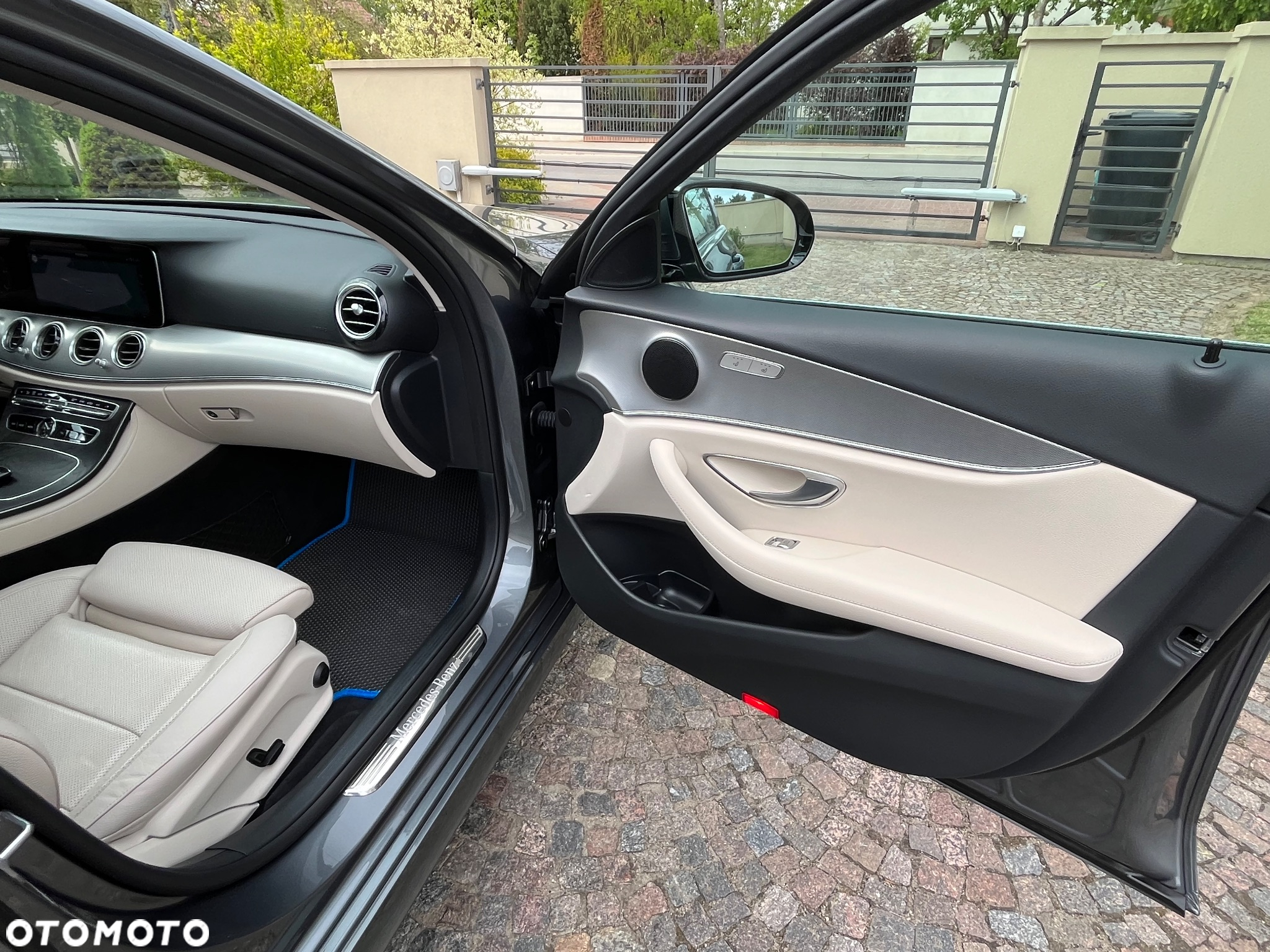 Mercedes-Benz Klasa E - 27