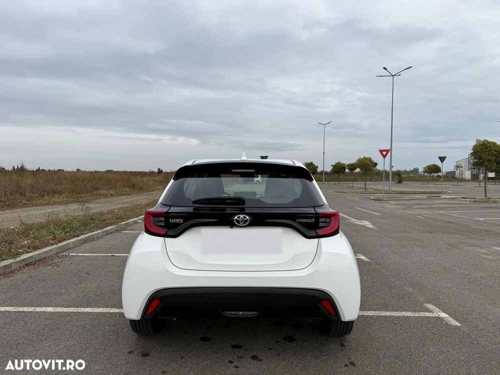 Toyota Yaris 1.5 VVT-i HSD Dynamic Plus - 6