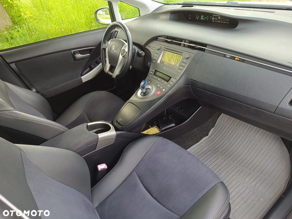 Toyota Prius 1.8 HSD Prestige - 23