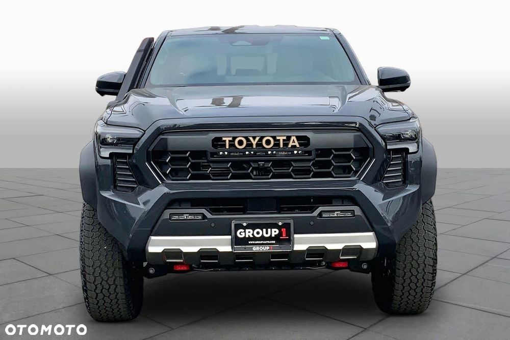 Toyota Tacoma - 2