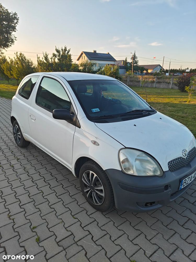 Toyota Yaris - 1
