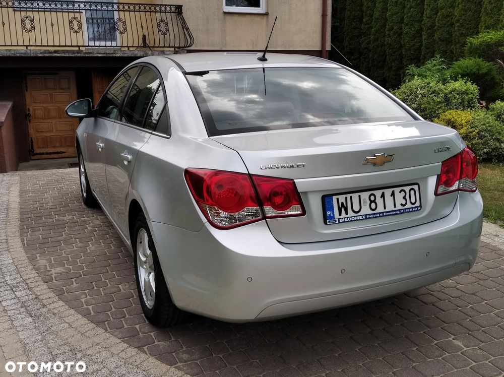 Chevrolet Cruze 1.6 LS - 10