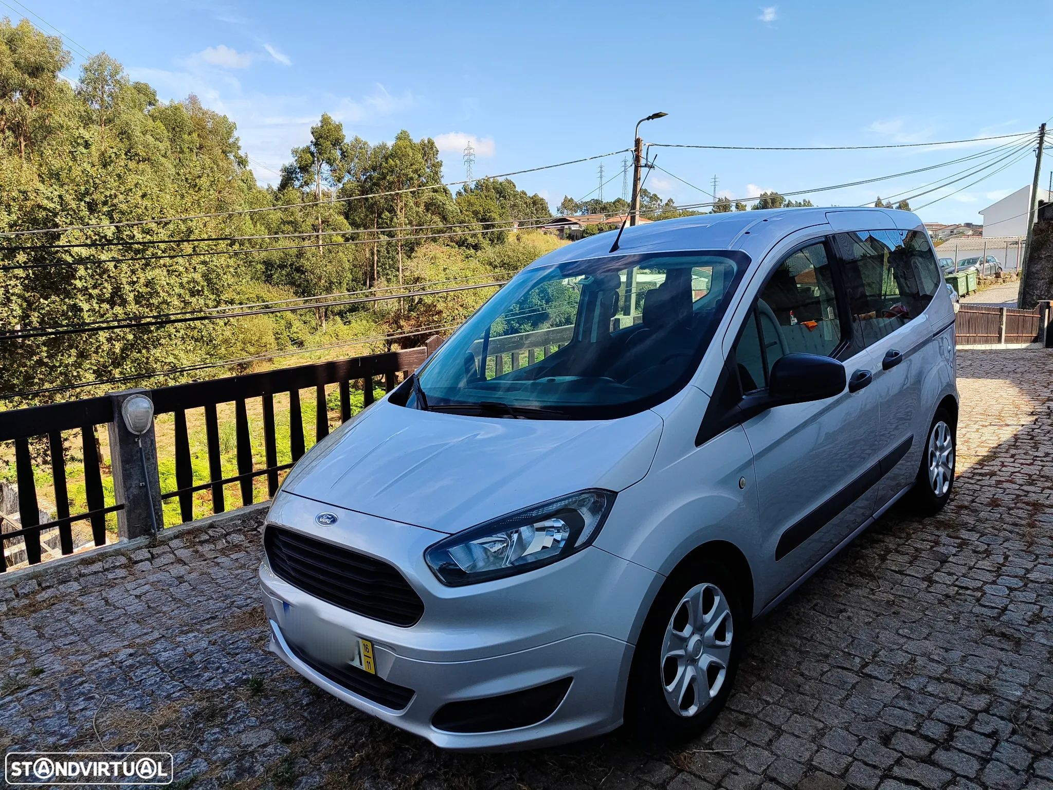 Ford Tourneo Courier 1.0 EcoBoost Ambiente - 1