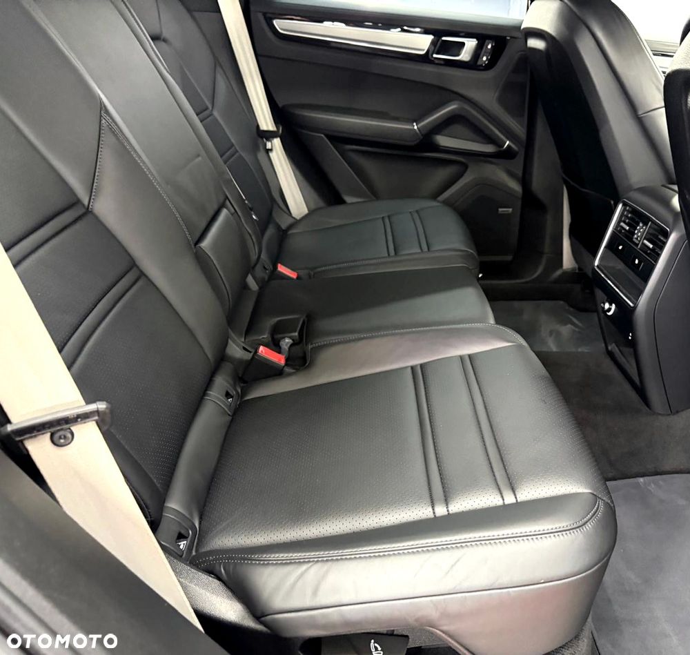 Porsche Cayenne E-Hybrid Platinum Edition - 33