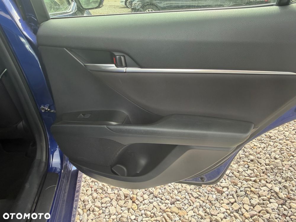 Toyota Camry 2.5 Hybrid Comfort CVT - 33