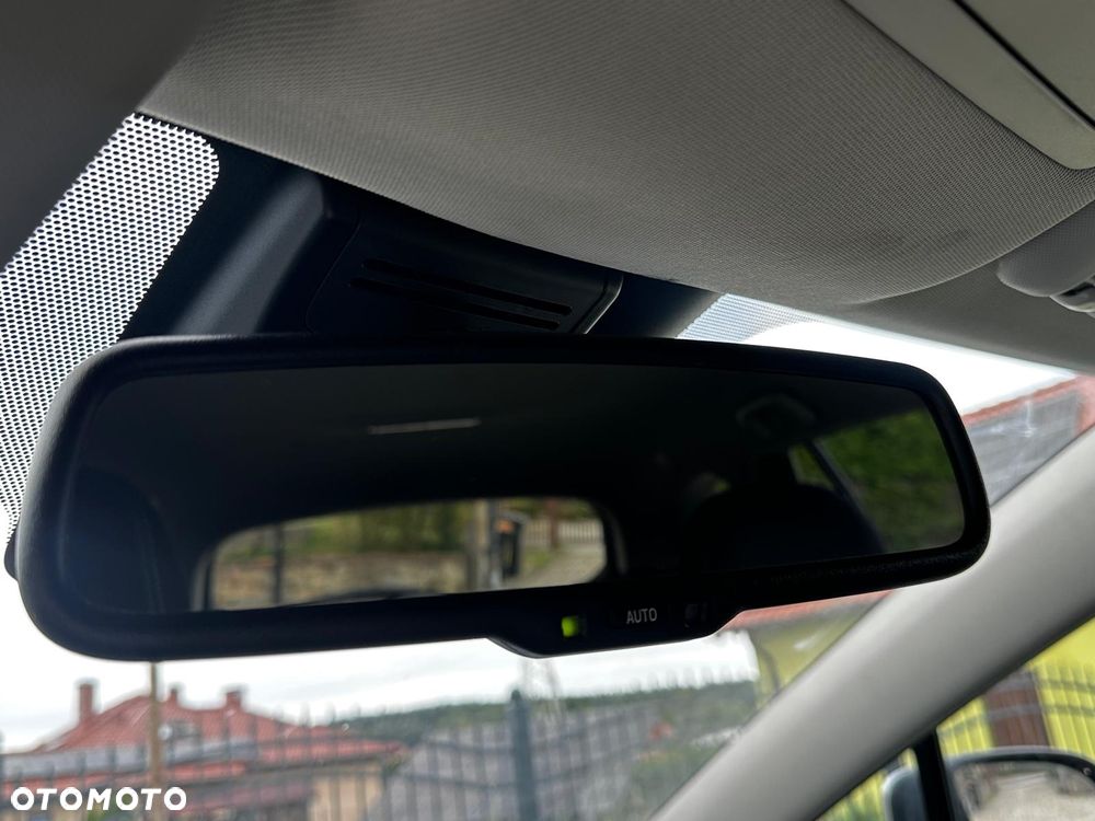 Toyota Avensis 1.8 Prestige MS - 17