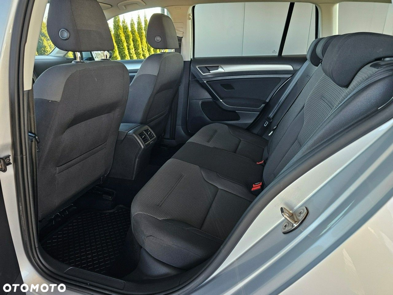 Volkswagen Golf - 24