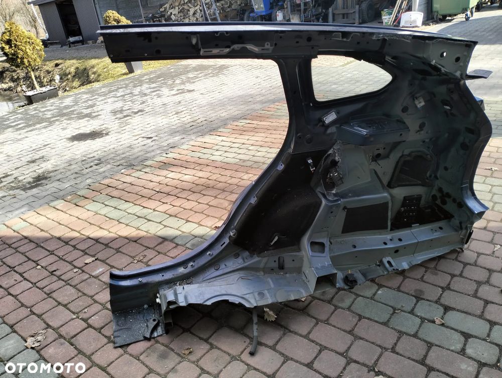BMW X1 F48 ĆWIARTKA PRAWA TYŁ - 4