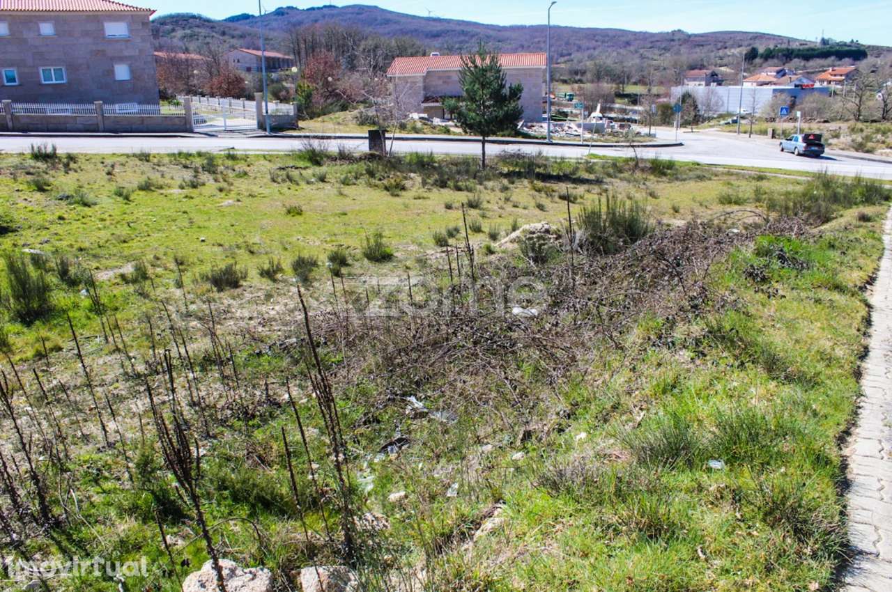 Lote de Terreno na urbanização do cerrado, em Montalegre - Grande imagem: 3/9