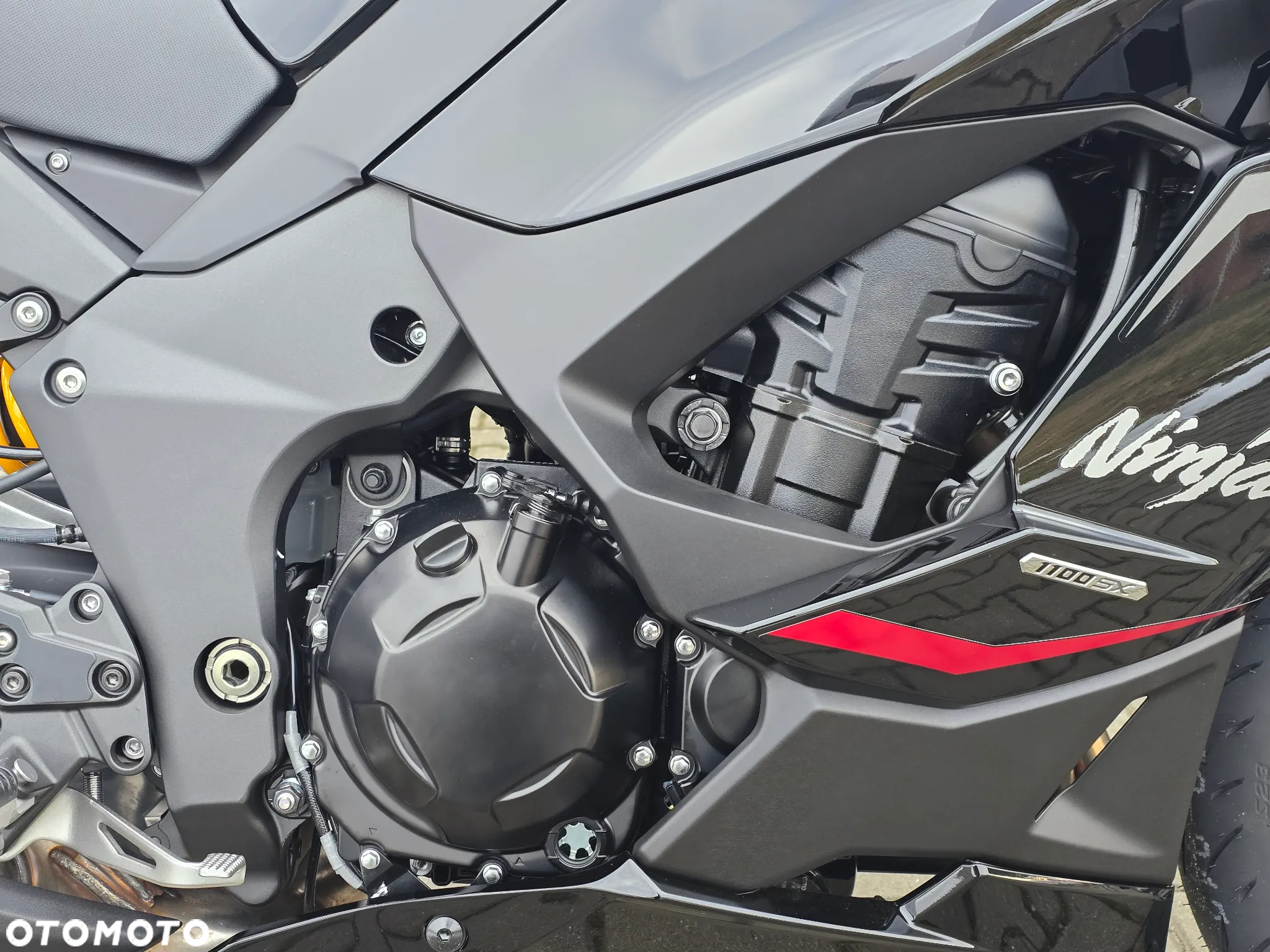 Kawasaki Ninja 1000 SX - 9