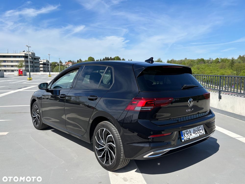 Volkswagen Golf 1.5 eTSI Active DSG - 5