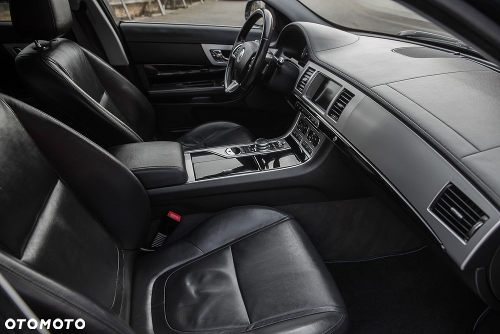 Jaguar XF 2.2 - 34