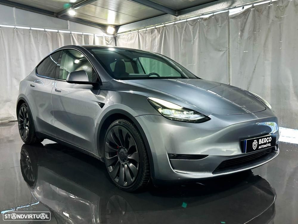 Tesla Model Y Performance Dual Motor AWD - 4