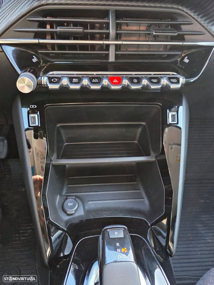 Peugeot e-208 E-Style - 14