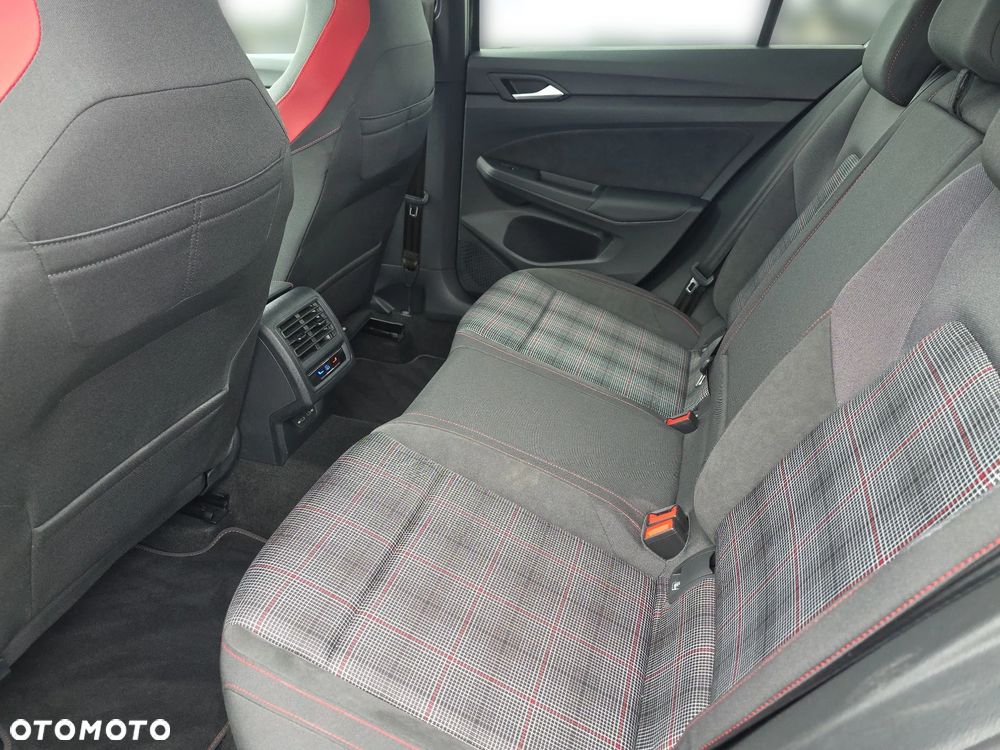 Volkswagen Golf - 12