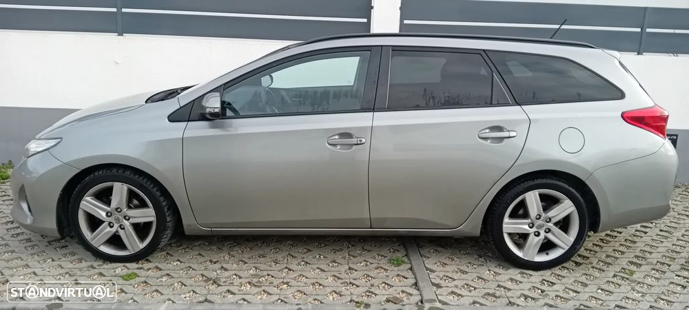 Toyota Auris Touring Sports - 1