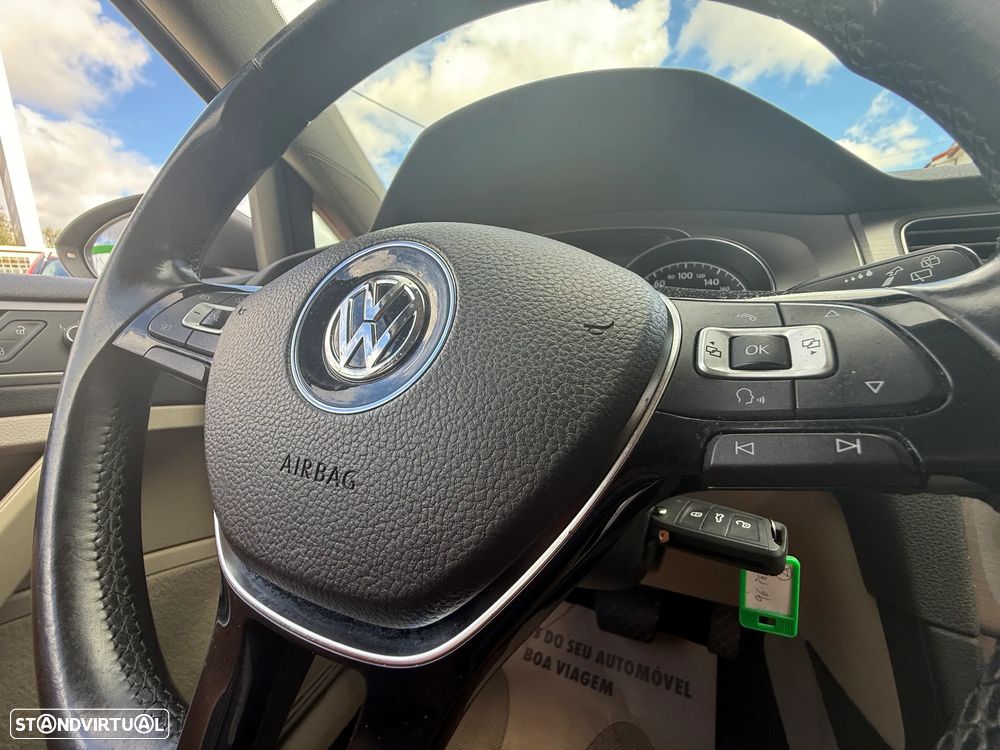 VW Golf Variant 1.6 TDi Confortline DSG - 29