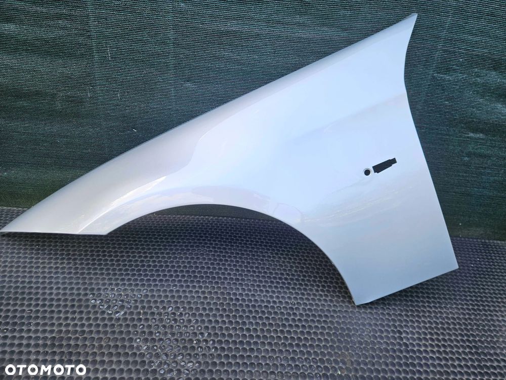 Blotniki Lewy Nadkole Przod Przedni Srebrny 354 Titansilber BMW 3 E90 E91 Lift 2009r