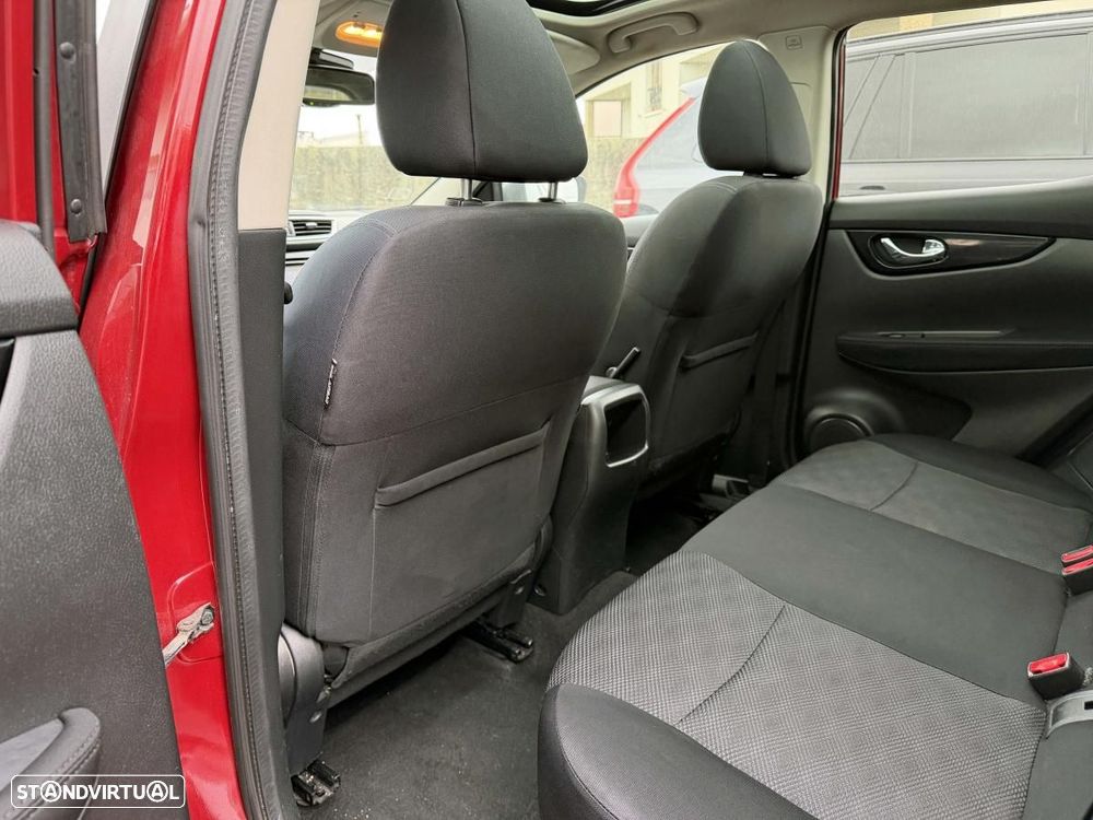 Nissan Qashqai 1.5 dCi N-Connecta 18 - 16