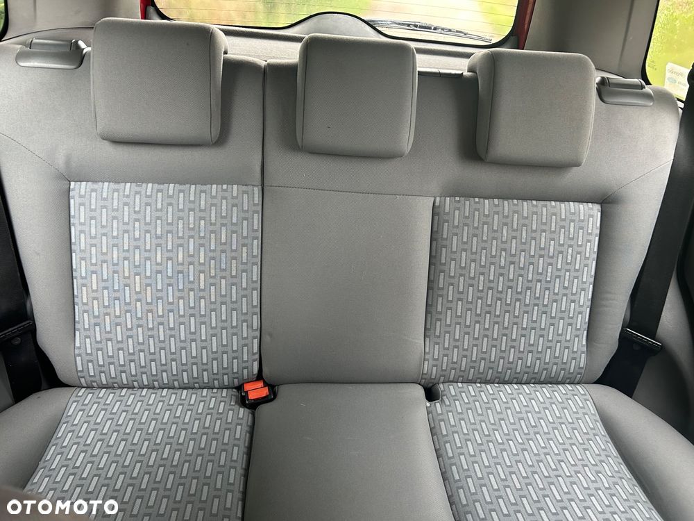 Ford Fusion 1.4 Ambiente - 21