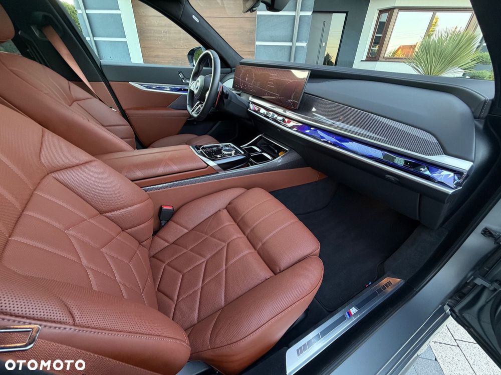 BMW Seria 7 M760e PHEV xDrive Individual Edition sport - 5