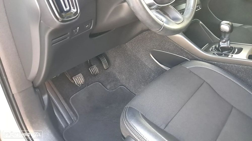 Volvo XC 40 2.0 D3 Momentum Plus - 38