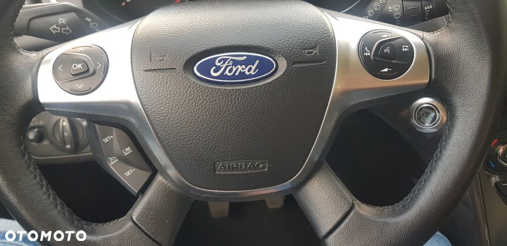 Ford Kuga - 11