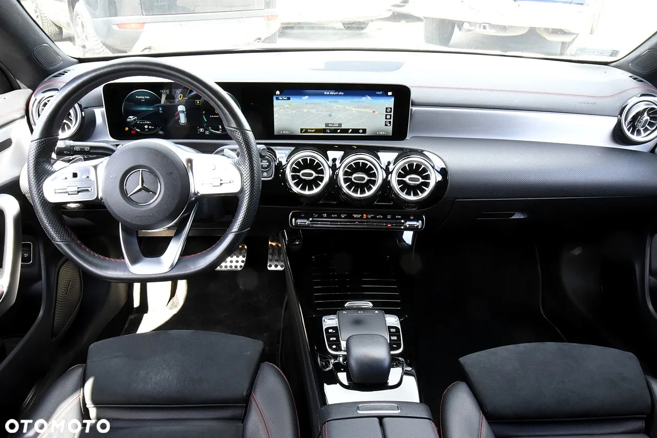 Mercedes-Benz CLA 200 AMG Line 7G-DCT - 13