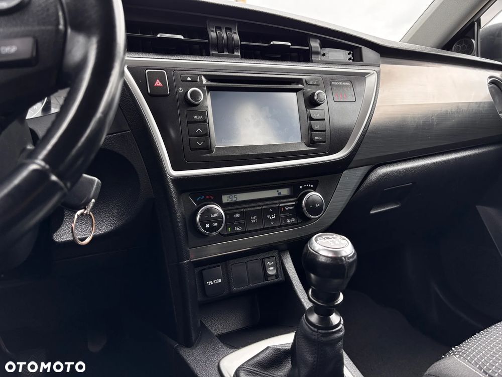 Toyota Auris 2.0 D-4D Comfort - 15