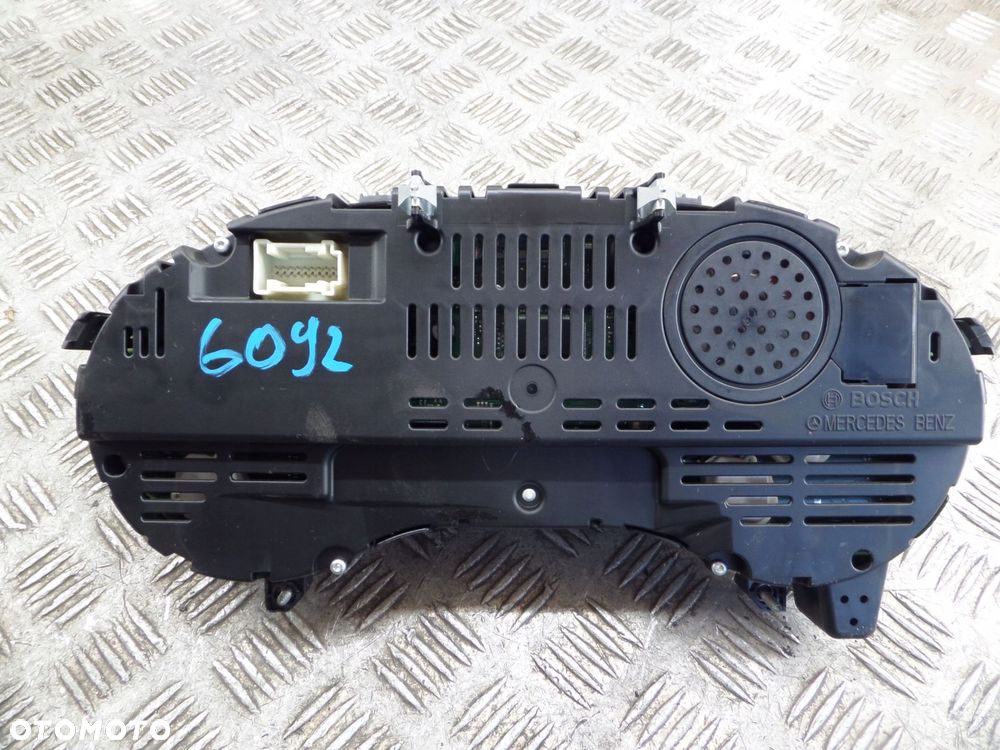 mercedes w176 zegar licznik pakiet amg diesel a1769009301 - 4