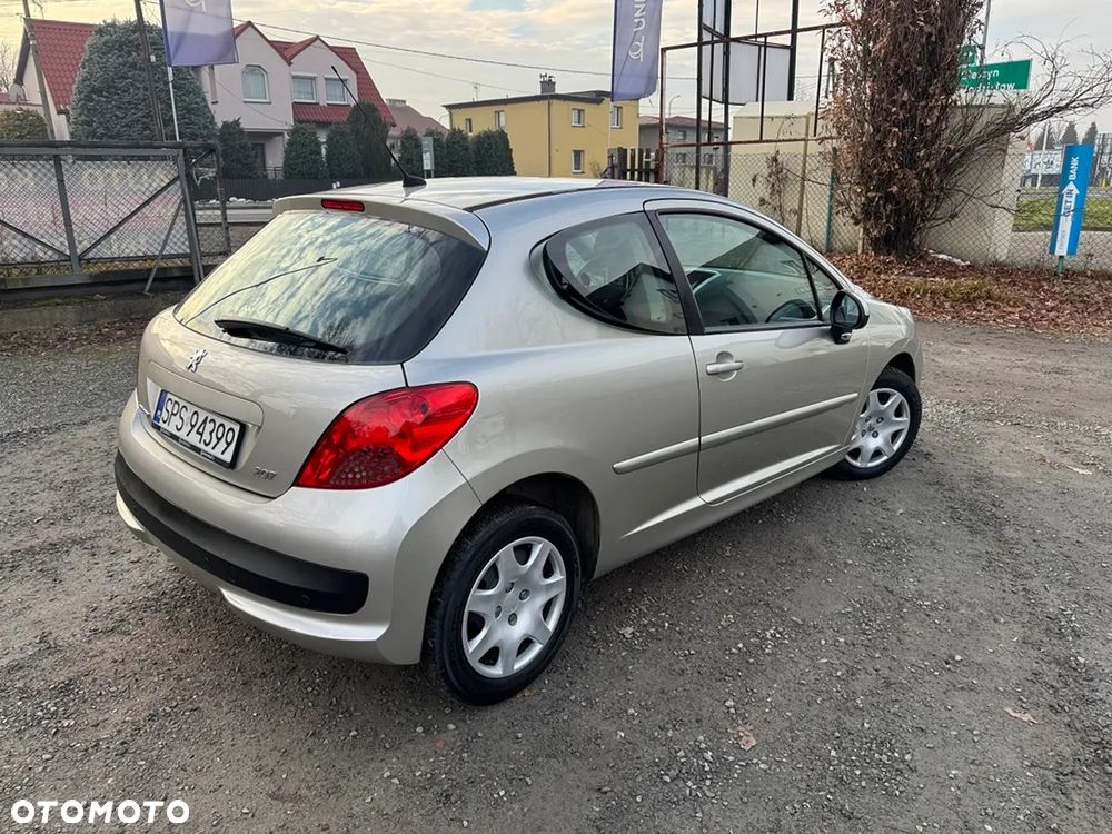 Peugeot 207 - 11