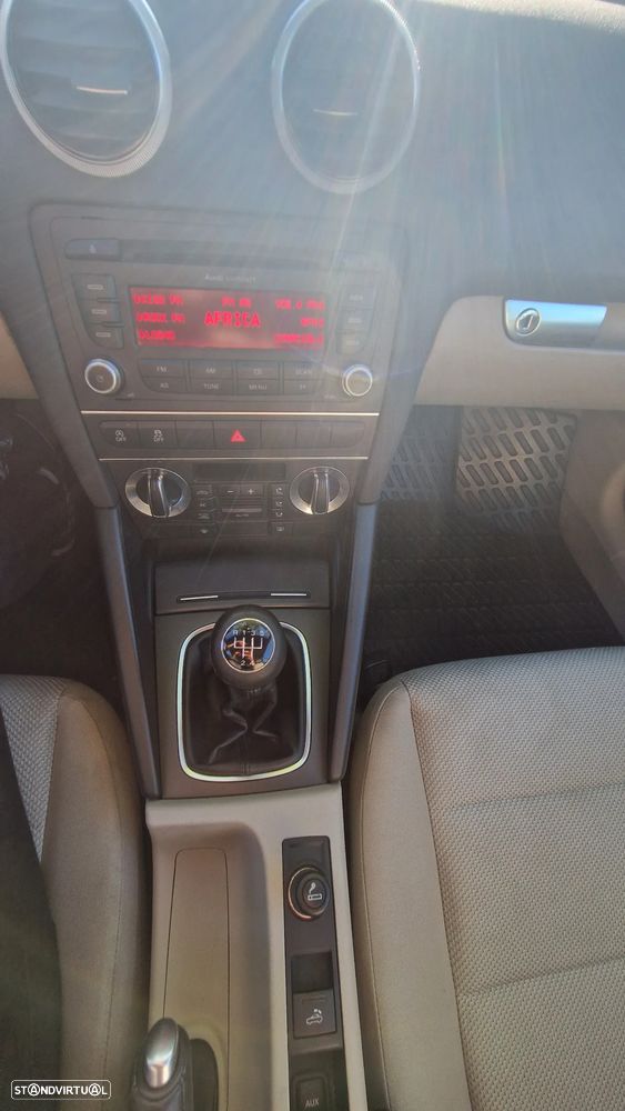 Audi A3 Cabrio 1.6 TDi S-line - 11