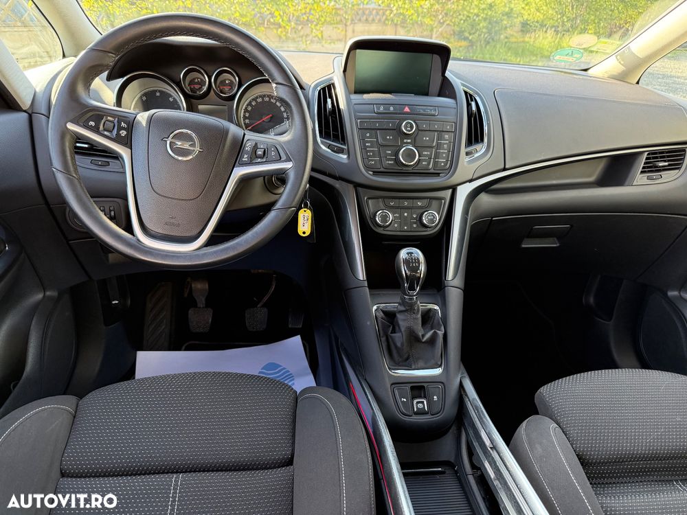 Opel Zafira 2.0 CDTI ECOTEC Cosmo - 24
