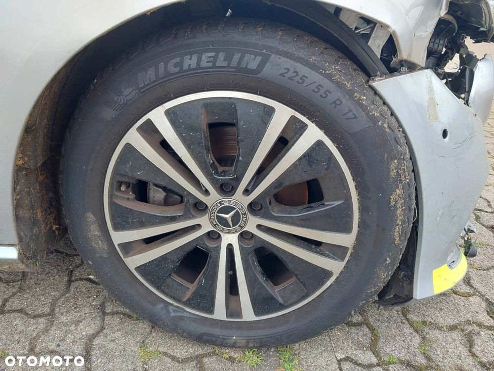 Mercedes-Benz Klasa E 220 d 9G-TRONIC Avantgarde - 4